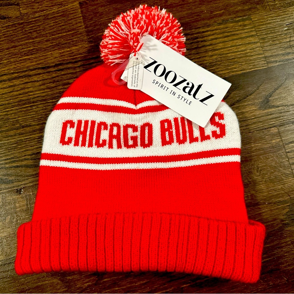 NEW Zoozatz Chicago Bulls Beanie Winter Hat. Red and White with Pom Pom